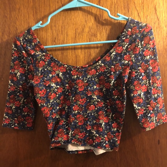 Hollister crop top - Picture 2 of 5